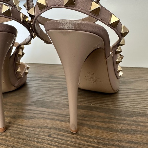 Valentino Patent Rockstud Caged Pumps 100 MM, Poudre - Picture 10 of 15